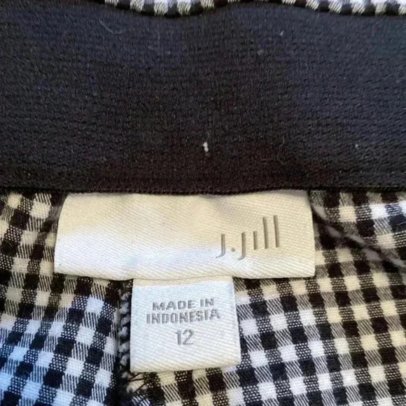 J. Jill Black & White Checked Woman’s Pull on Pants in Size 12. - Picture 4 of 11